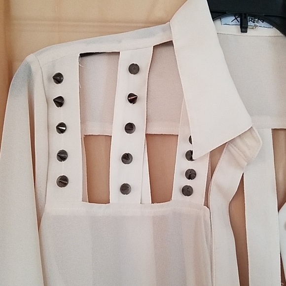 Studded blouse with slits - Picture 2 of 3